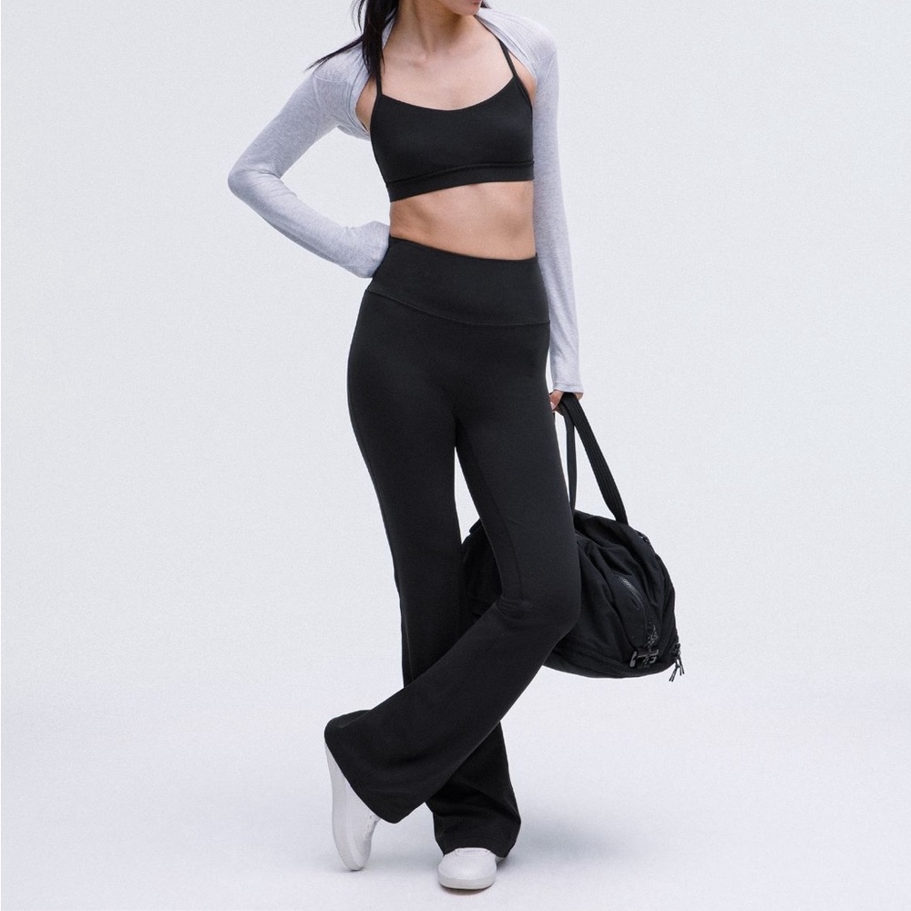 Lululemon Groove Nulu Super High-Rise Flare Pant Size 4 Black